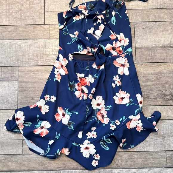 Flower Mini Dress - Picture 4 of 8